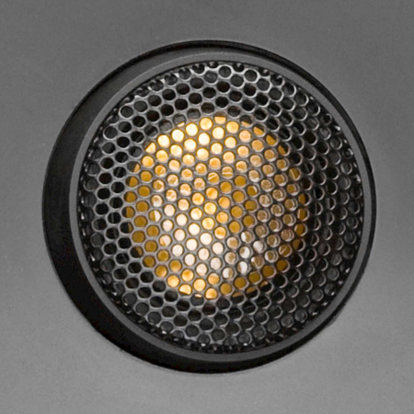 Detailní záběr na zlatou kopulku výškového měniče C-CAM Gold Dome