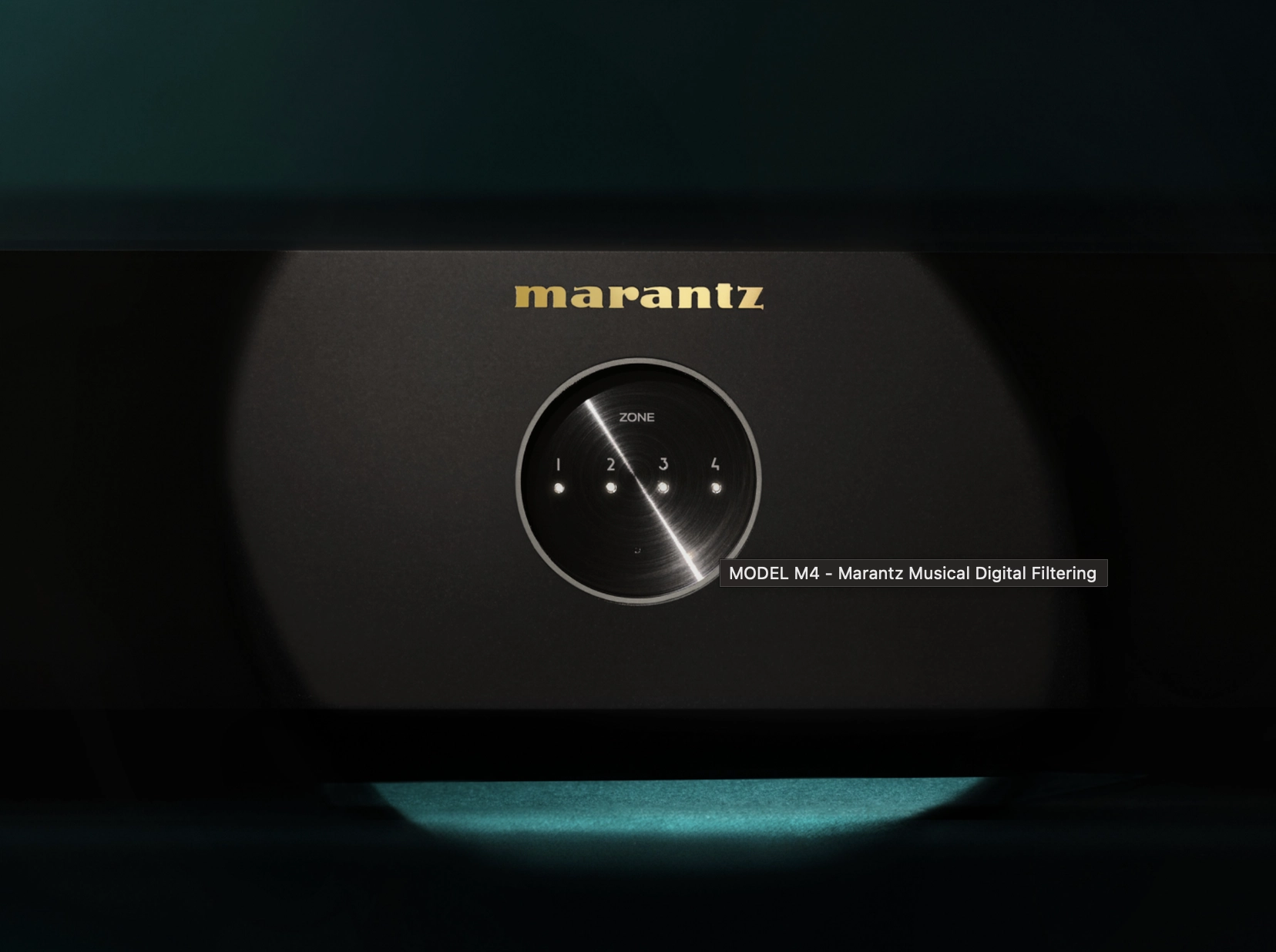 Detail čelního panelu Marantz MODEL M4 s ovládacími prvky a displejem