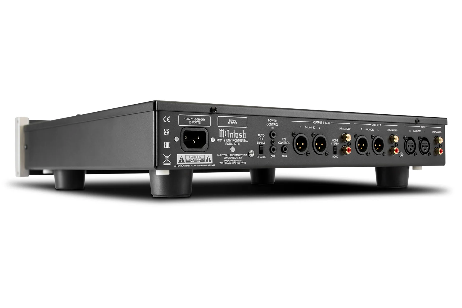 Zadní panel McIntosh MQ112 — symetrické XLR a nesymetrické RCA vstupy, dva páry výstupů OUTPUT 1 a OUTPUT 2 SUB s přepínačem MONO