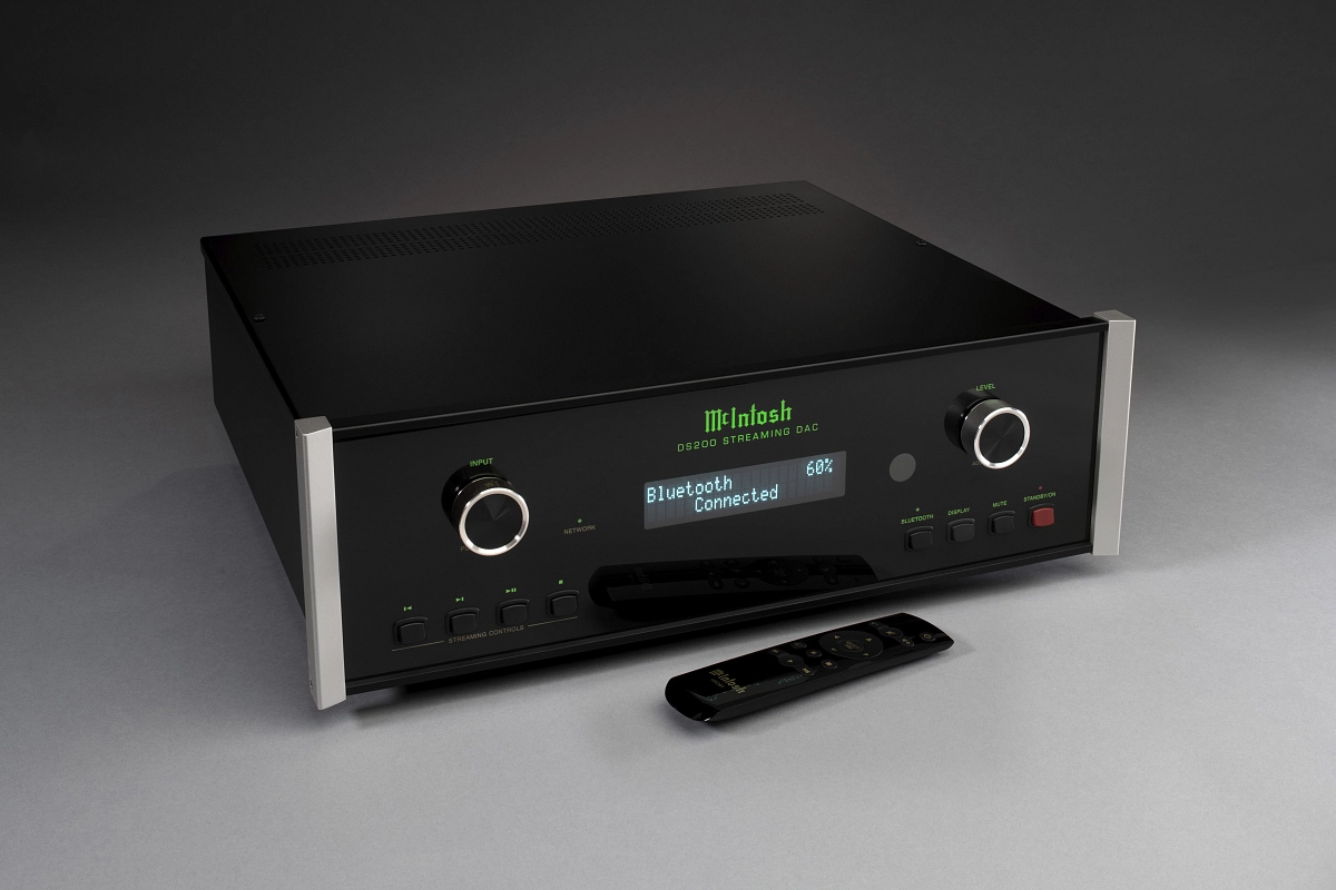 Audiofilský D/A převodník McIntosh DS200 zblízka