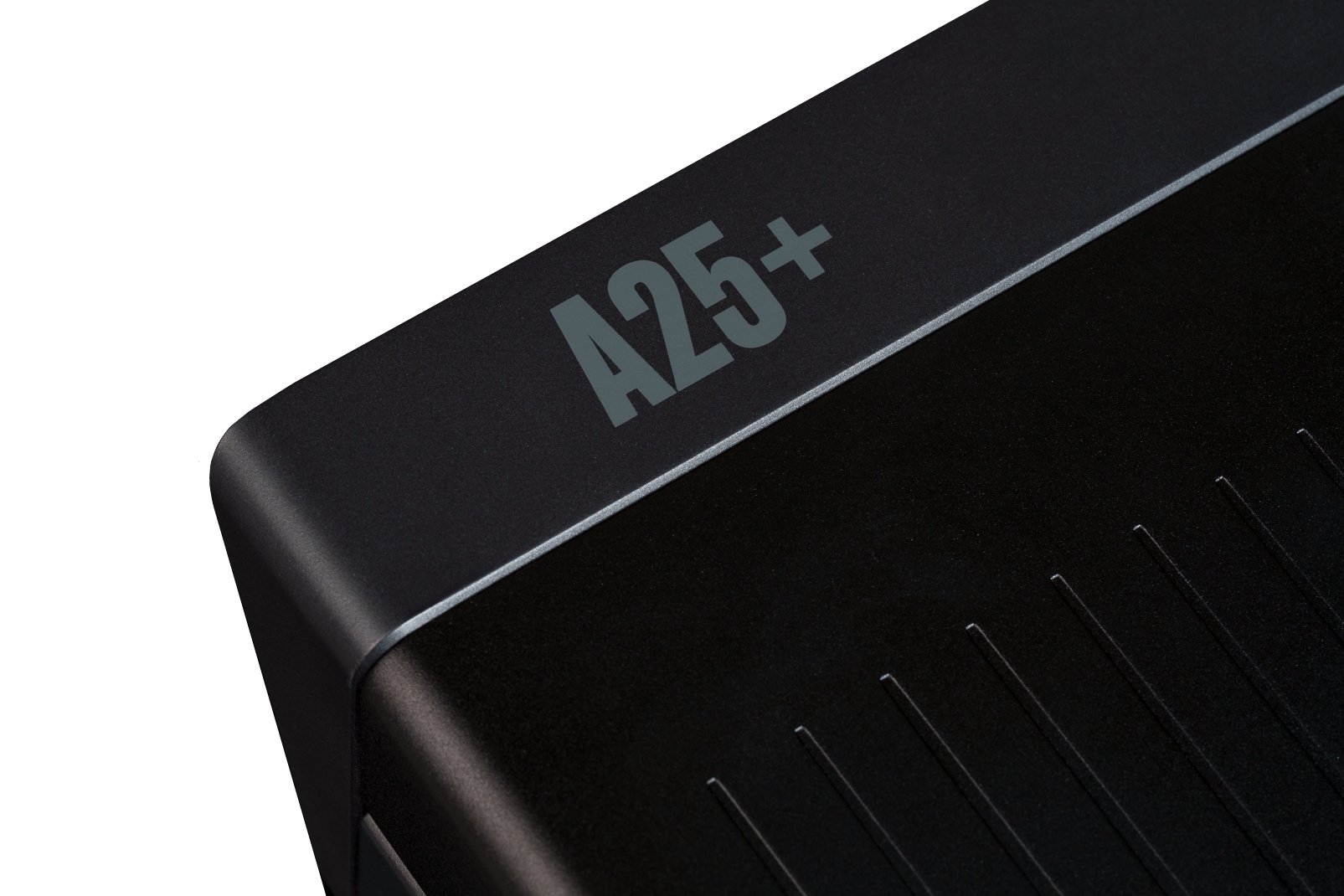 ARCAM A25+ v designu Radia Yellow s decentním žlutým podsvětlením ovládacích prvků