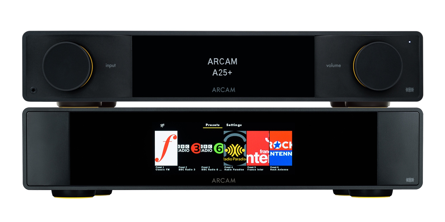 ARCAM A25+ designově sladěný se síťovým přehrávačem ARCAM ST25 a displejem řady Radia