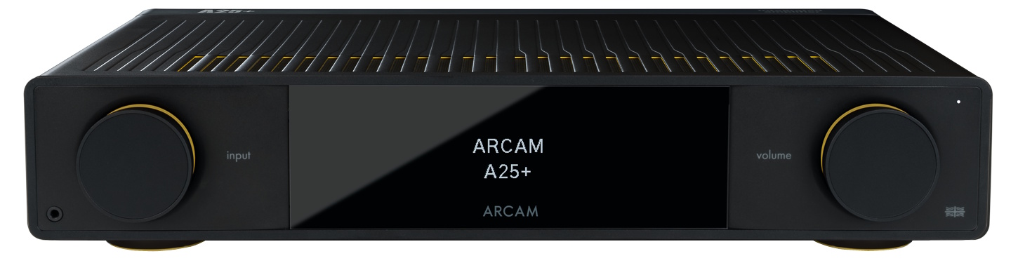 Čelní panel ARCAM A25+ se žlutým podsvětlením a pohled na výkonovou část zesilovače