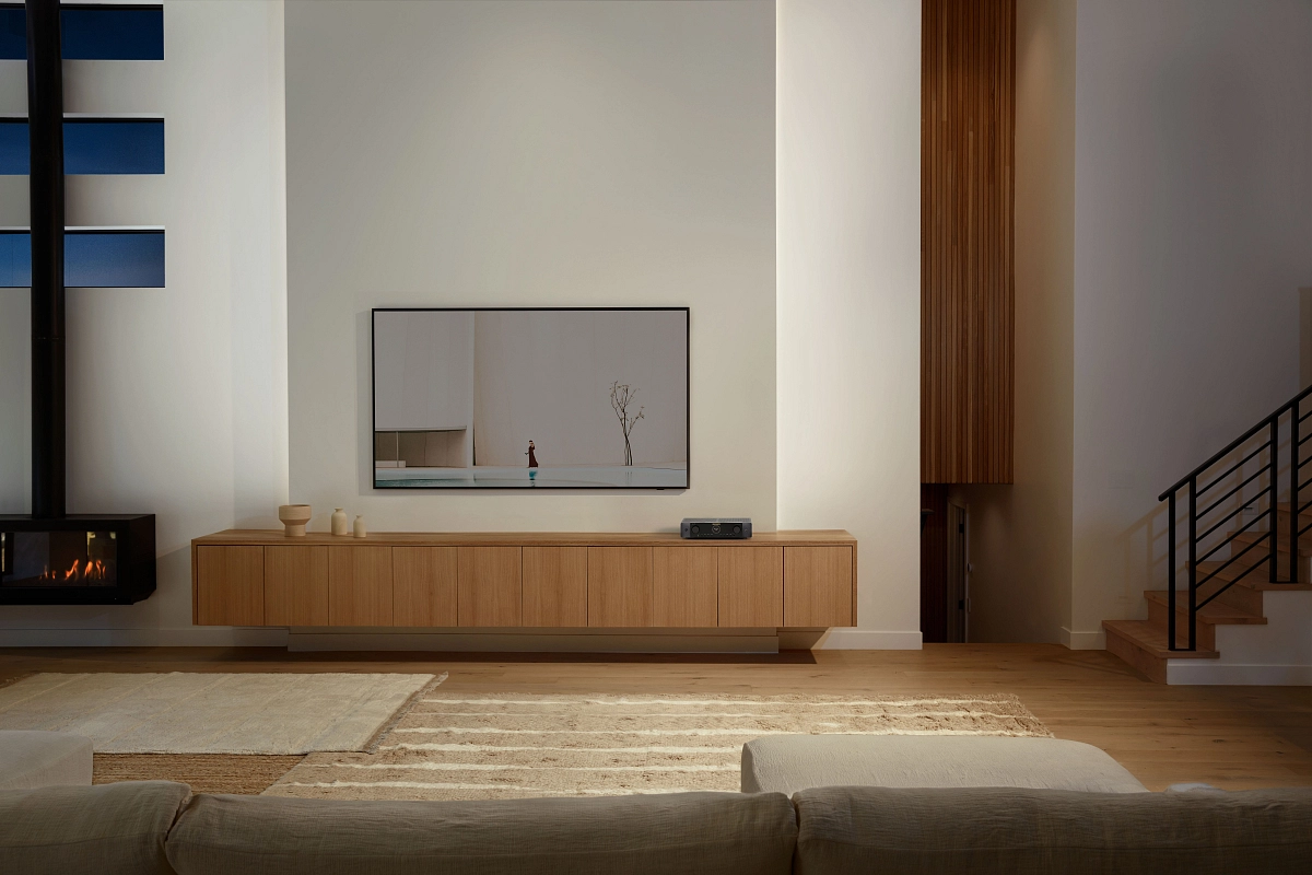 Zadní panel s konektory AV receiveru Marantz Cinema 70S