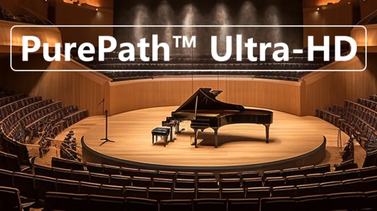 PurePath Ultra-HD — schéma technologie na pozadí prázdného koncertního sálu s klavírem