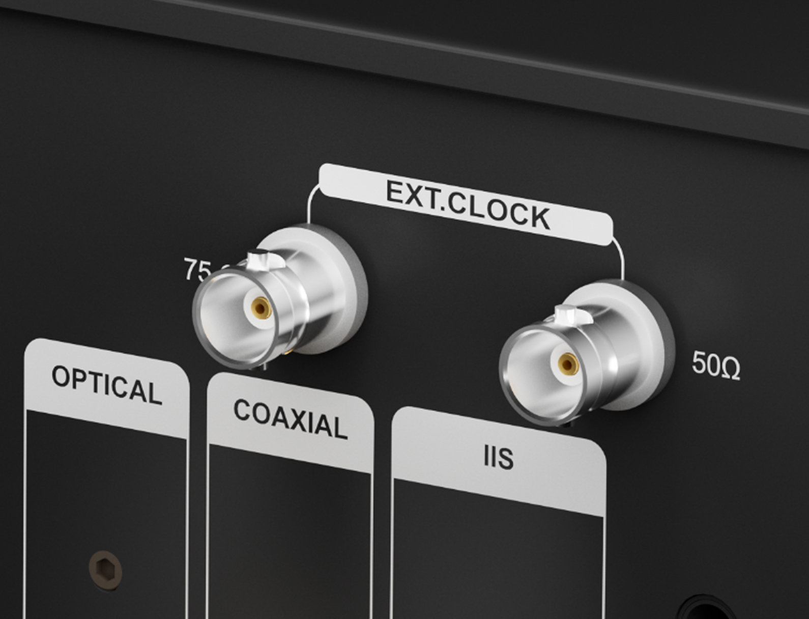 Detail zadního panelu EverSolo T10 s popsanými výstupy OPTICAL, COAXIAL a IIS a dvojicí BNC konektorů vstupu EXT.CLOCK