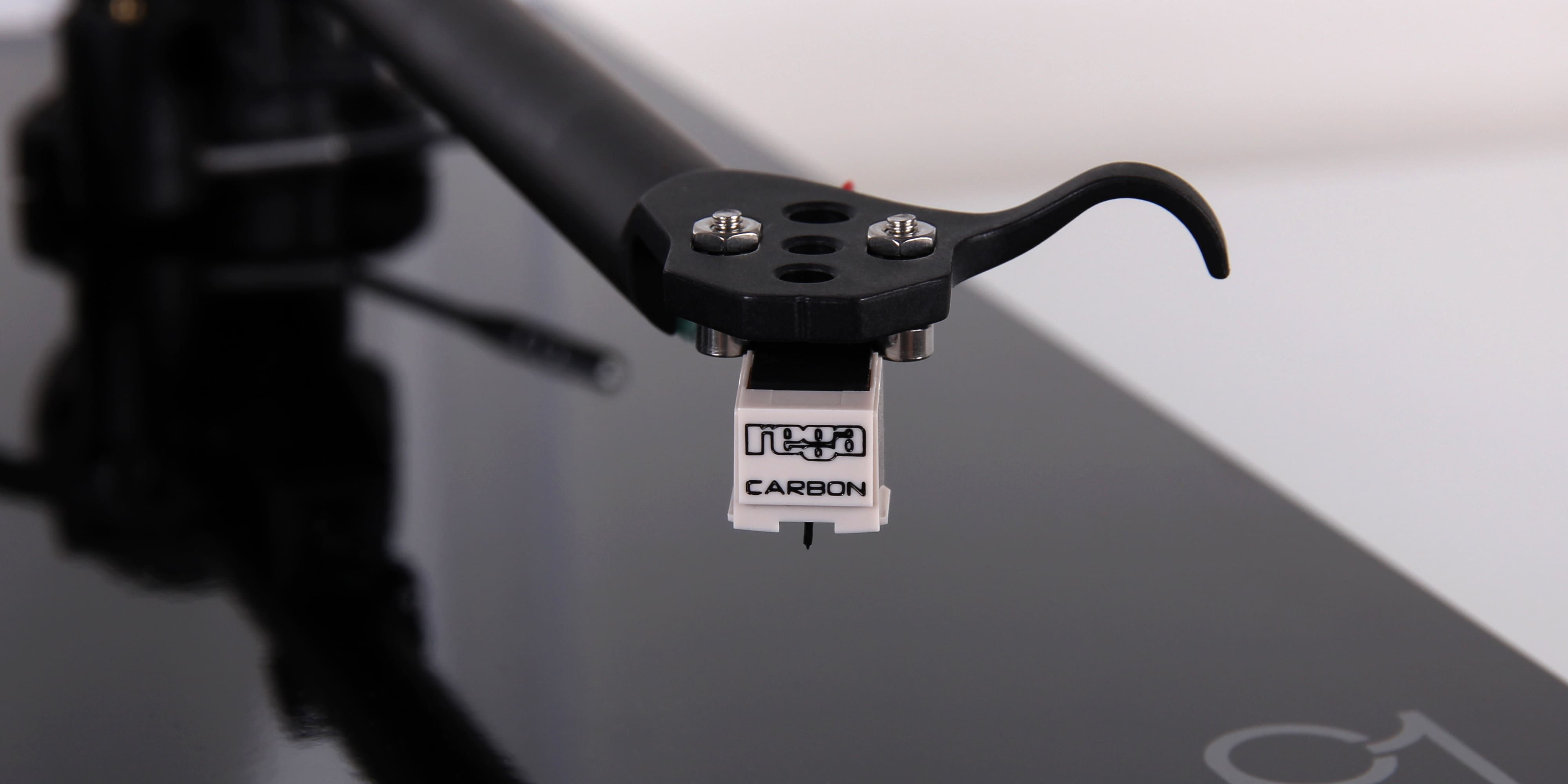 Rega Carbon MM v sestavě s gramofonem Rega
