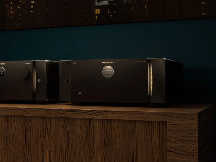 Marantz AMP 10 jako součást referenční sestavy řady Marantz CINEMA