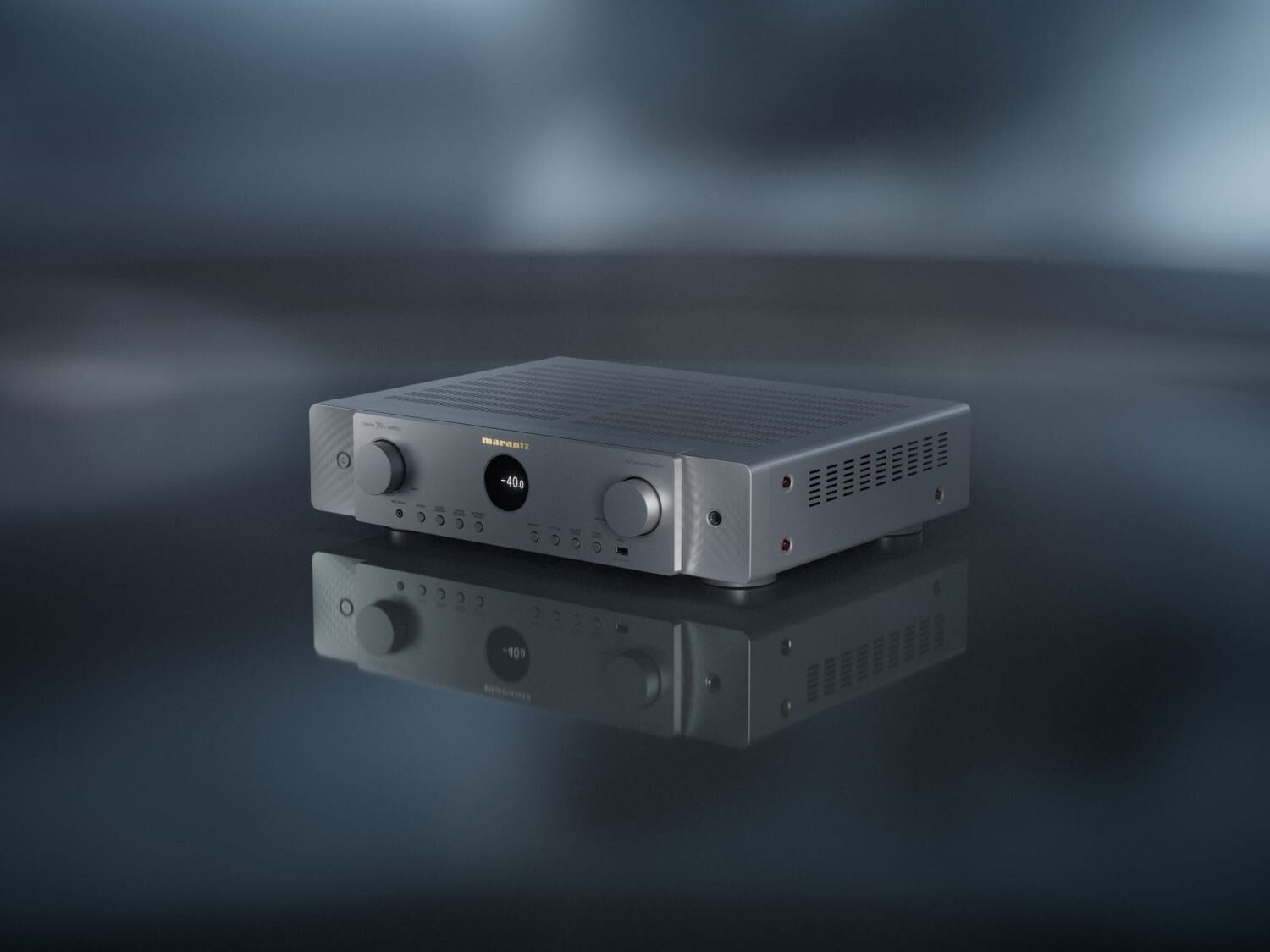 Marantz CINEMA 70s SERIES 2 v provedení Silver Gold ze tří čtvrtin