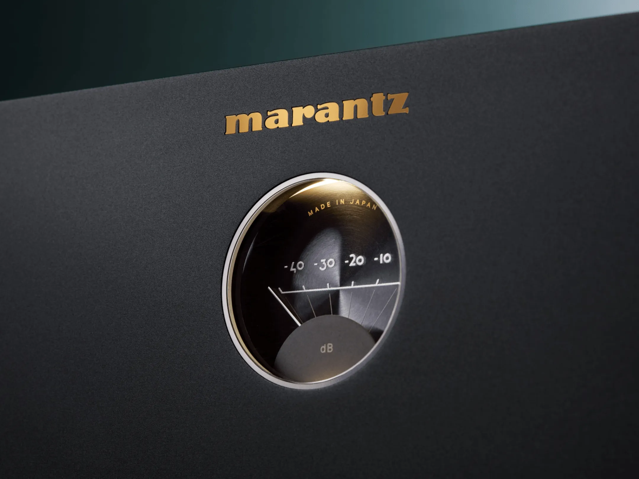 Schéma zapojení zesilovače Marantz AMP 20 ve vícekanálové sestavě domácího kina