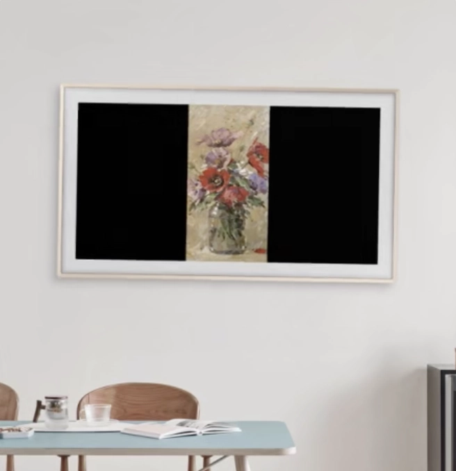 Automaticky otočný nástěnný držák The Frame umožňující sledování na výšku i na šířku