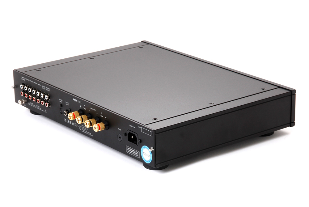 Zadní panel Rega Elex MK 4 se vstupy RCA, digitálními vstupy a phono vstupem