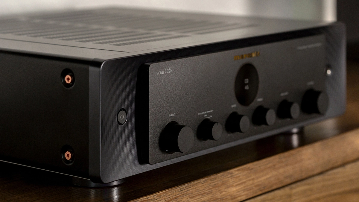 Marantz MODEL 60n v černém provedení v kontextu HiFi sestavy