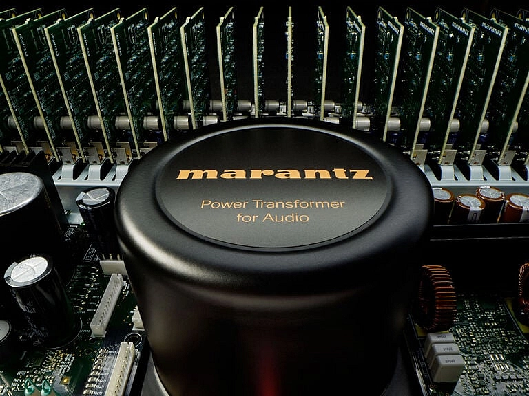 Marantz Cinema 60 DAB jako součást sestavy domácího kina