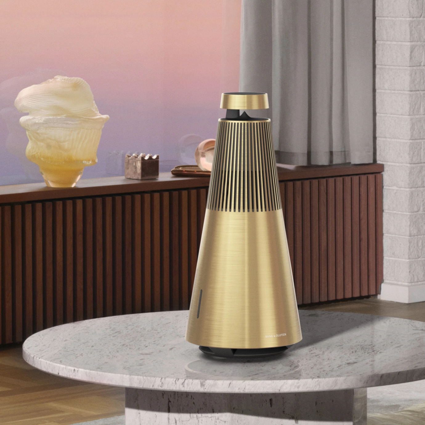 Beosound 2 Atelier Edition jako součást multiroom sestavy Bang & Olufsen v moderním interiéru