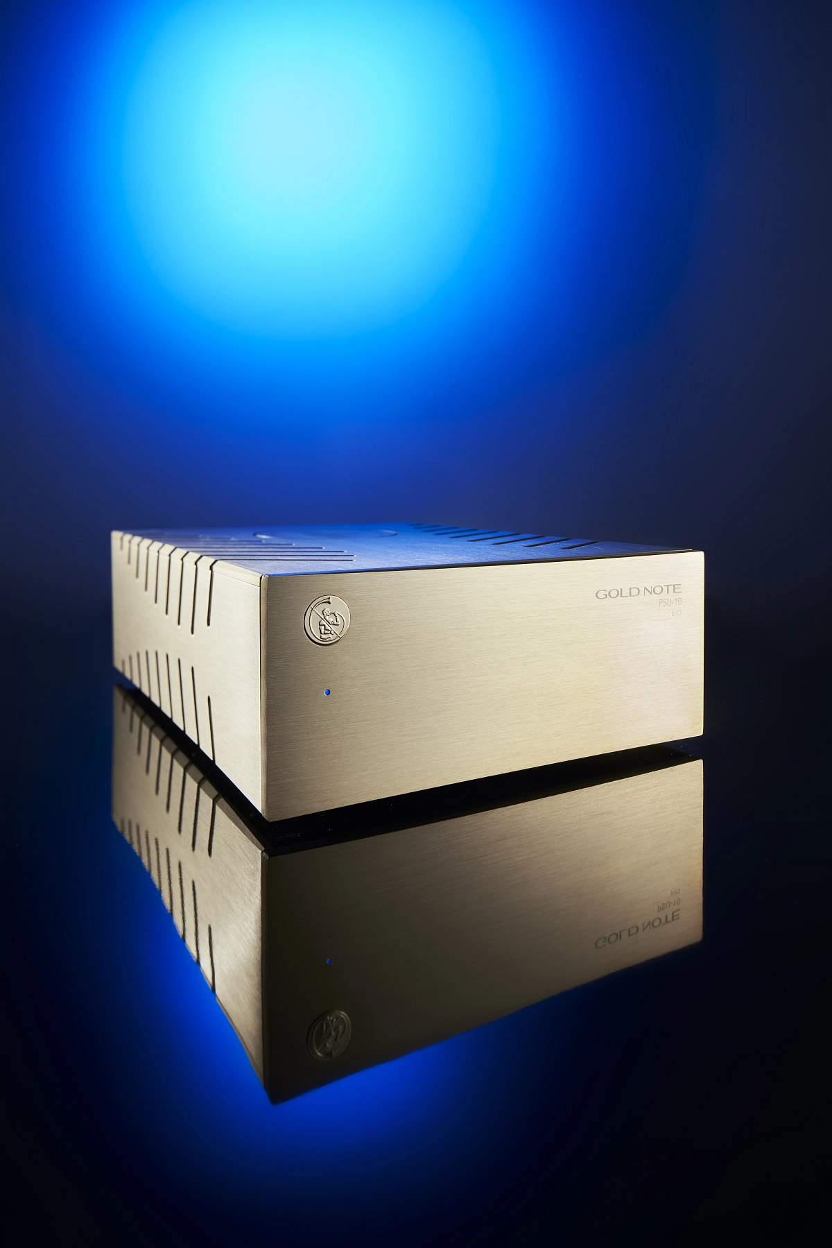 Gold Note komponenty řady 10 v sestavě s výkonným externím napájením