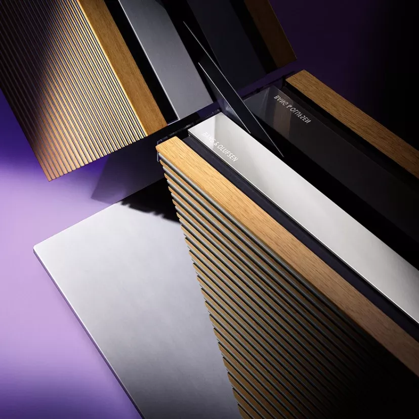 Detail pohyblivých dřevěných panelů televize Beovision Harmony
