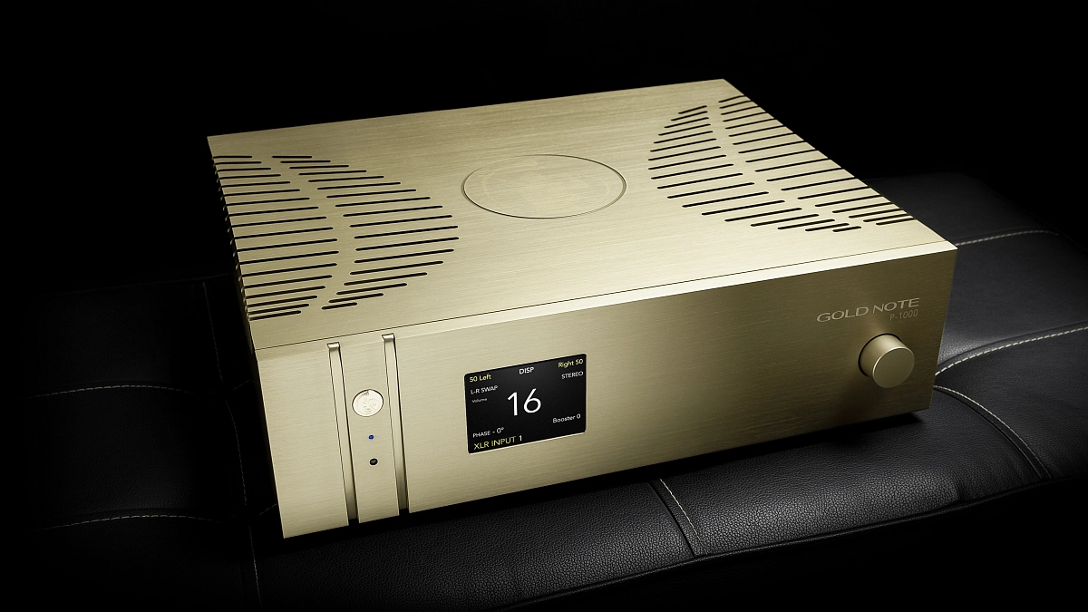 Předzesilovač Gold Note P-1000 MKII DELUXE ve zlatém provedení s barevným displejem na černé kůži