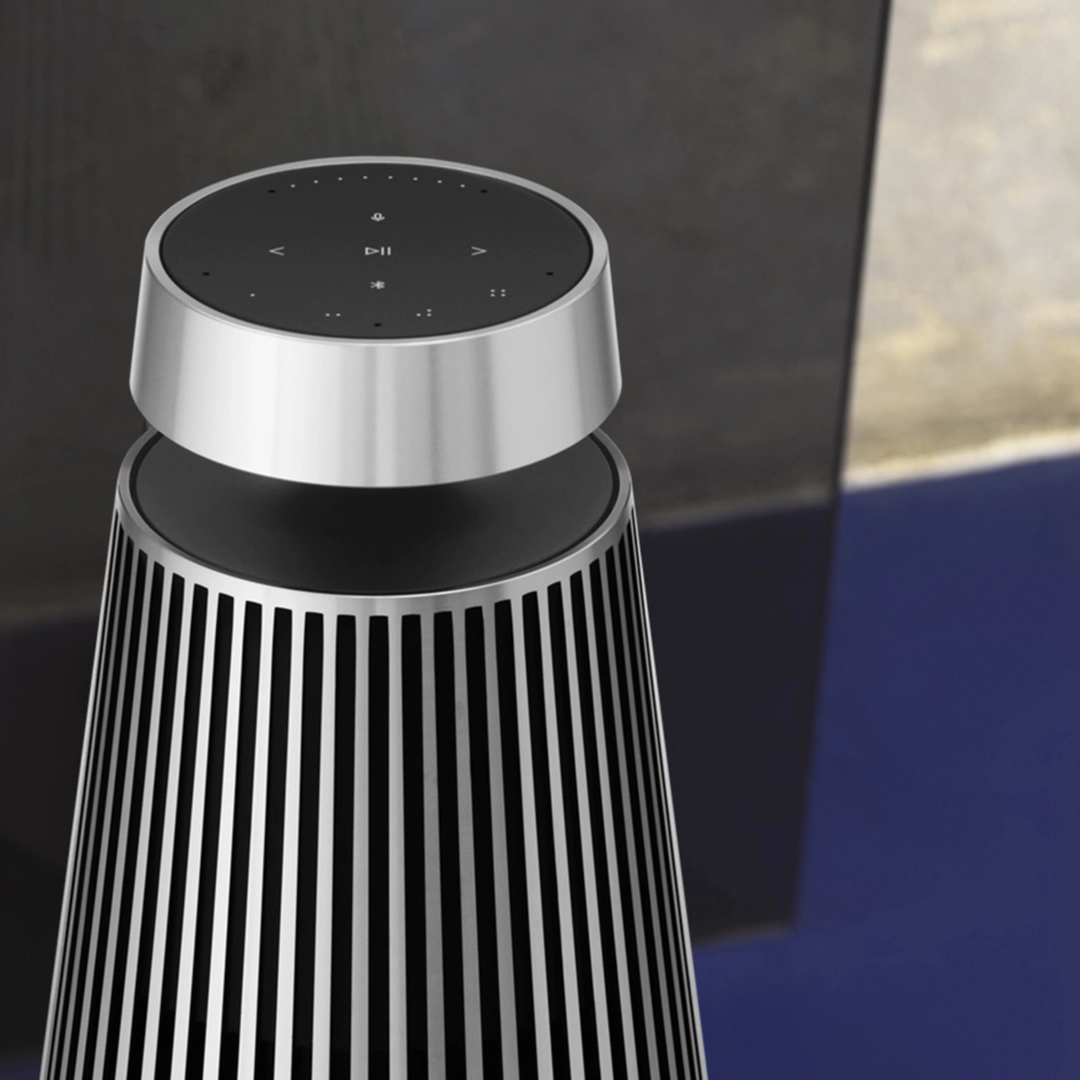 Reproduktor Beosound 2 3rd gen z prvotřídního hliníku v designovém interiéru